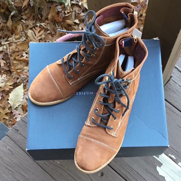 Boots - Picture 5 of 8